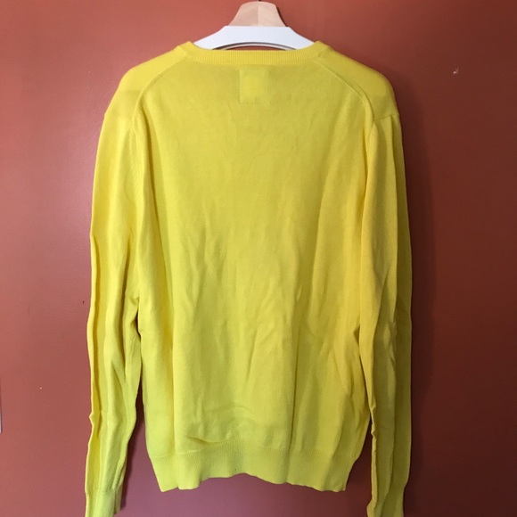 Express Sweater - Picture 2 of 3